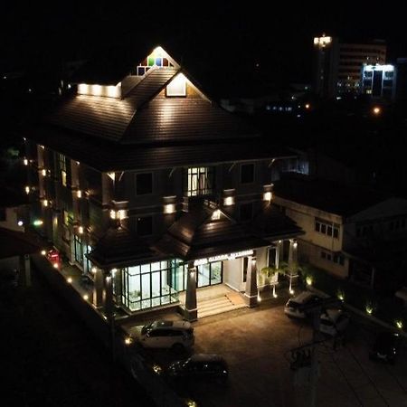 Aiyara Riverine Hotel, ナコンパノム エクステリア 写真