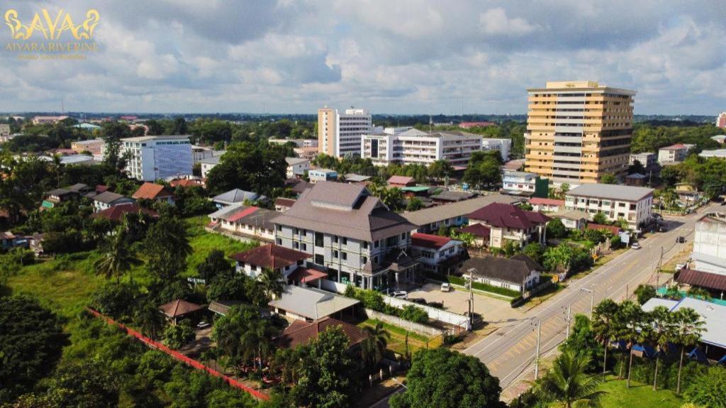 Aiyara Riverine Hotel, ナコンパノム エクステリア 写真