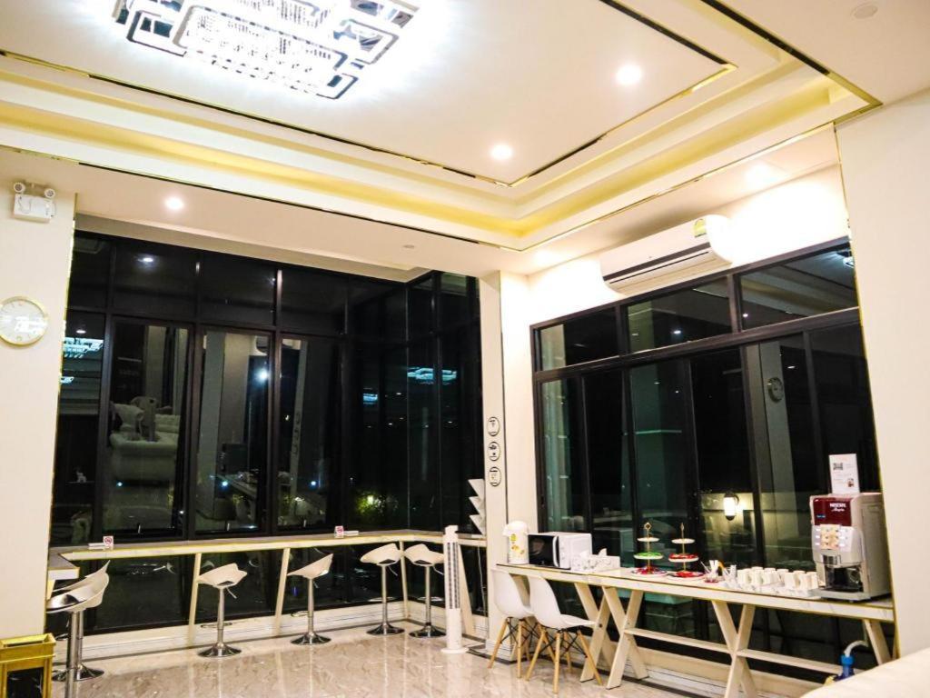 Aiyara Riverine Hotel, ナコンパノム エクステリア 写真