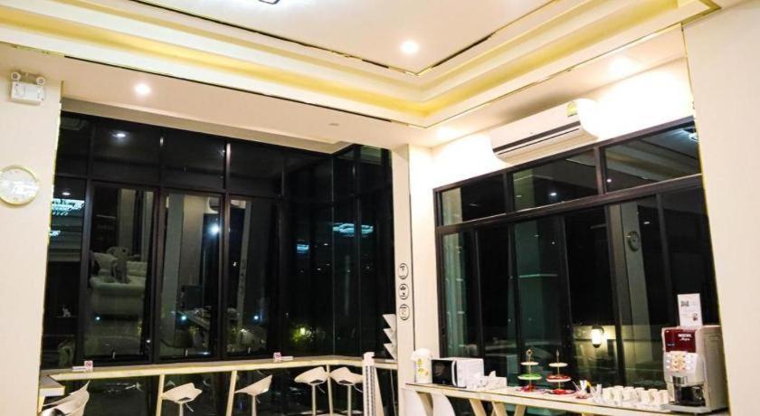 Aiyara Riverine Hotel, ナコンパノム エクステリア 写真